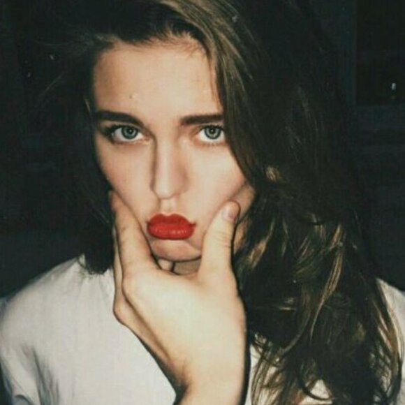 Meet your Posher, Jennifer - Picture 1 of 1